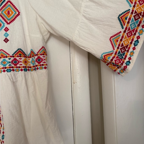 White Bohemian Embroidered Tunic Top - Picture 3 of 6